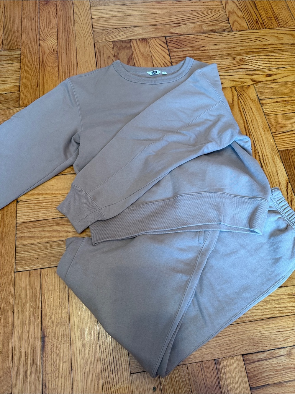 Uniqlo Brown Sweatset
